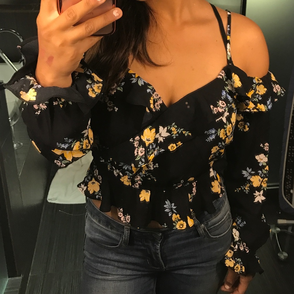 Off shoulder shirt